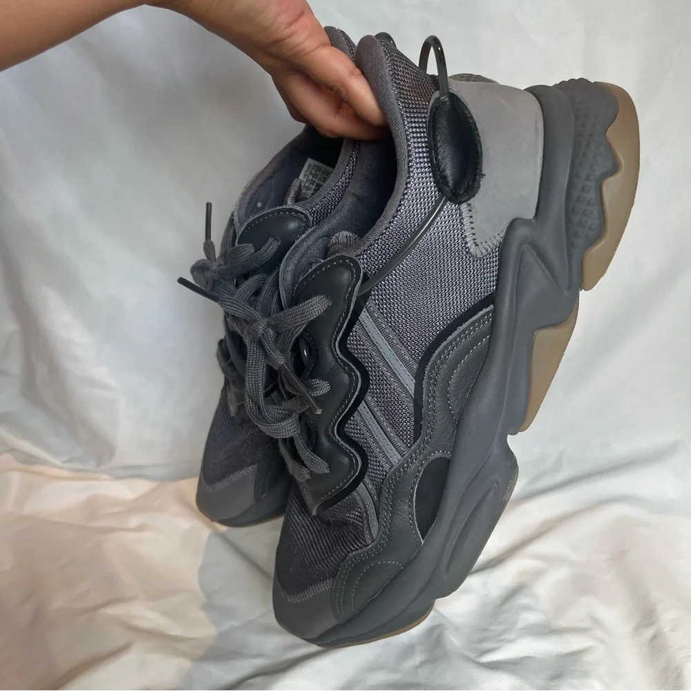 Adidas Original Ozweego Dark Gray Unisex Mens US 11.5